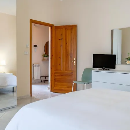 Zafferana's Pool Retreat Apartment *